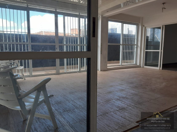 Imagem Sobrado com 4 Quartos para Alugar, 556 m² em Vila Tramontano - São Paulo