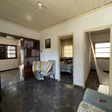 Imagem Casa com 4 Quartos à Venda, 175 m²