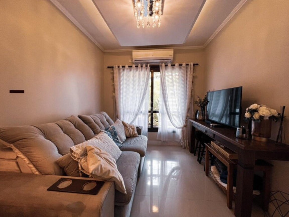 Imagem Casa com 3 Quartos à Venda, em Hípica - Porto Alegre Imagem Casa com 3 Quartos à Venda, em Hípica - Porto Alegre