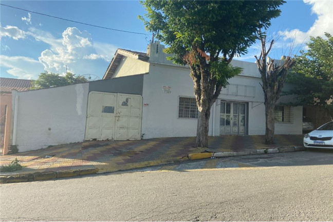 Casa com 3 Quartos à Venda, 171 m² em Centro - Salto De Pirapora