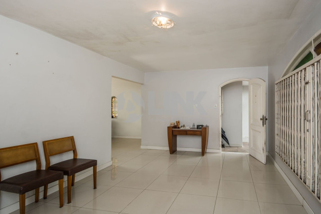 Imagem Casa com 4 Quartos à Venda, 240 m² em Jardim Itu - Porto Alegre Imagem Casa com 4 Quartos à Venda, 240 m² em Jardim Itu - Porto Alegre
