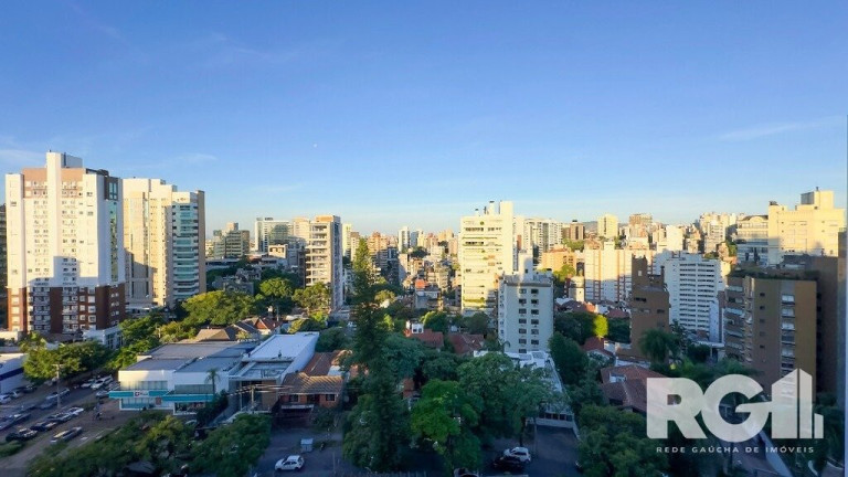 Imagem Imóvel com 3 Quartos à Venda, em Auxiliadora - Porto Alegre Imagem Imóvel com 3 Quartos à Venda, em Auxiliadora - Porto Alegre