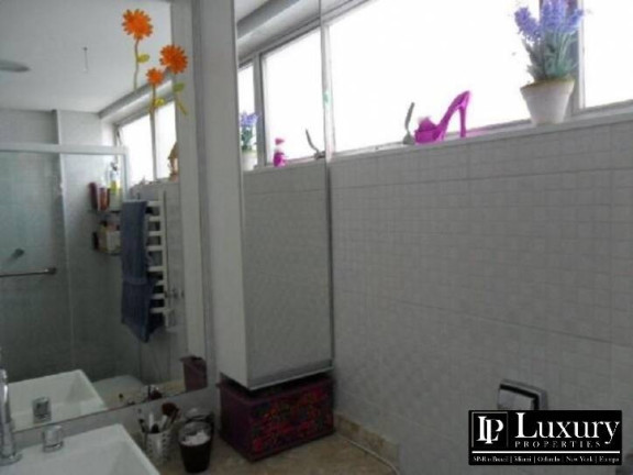 Imagem Casa com 3 Quartos à Venda, 500 m² em Alto De Pinheiros - São Paulo Imagem Casa com 3 Quartos à Venda, 500 m² em Alto De Pinheiros - São Paulo