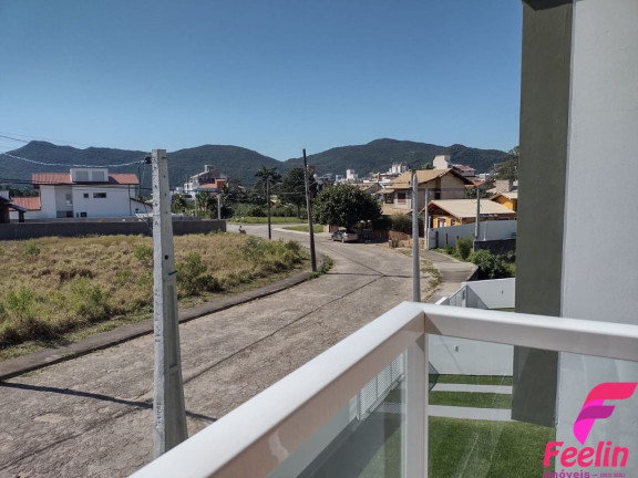 Imagem Casa com 3 Quartos à Venda, 112 m² em Pântano Do Sul - Florianópolis Imagem Casa com 3 Quartos à Venda, 112 m² em Pântano Do Sul - Florianópolis