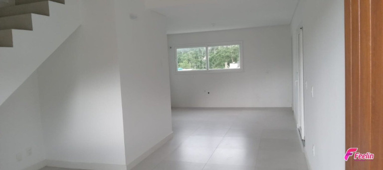 Imagem Sobrado com 3 Quartos à Venda, 120 m² em Rio Tavares - Florianópolis Imagem Sobrado com 3 Quartos à Venda, 120 m² em Rio Tavares - Florianópolis
