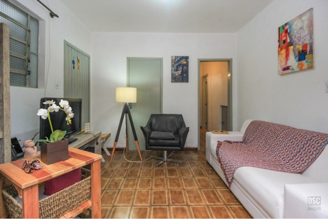 Imagem Casa com 3 Quartos à Venda, 130 m² em Santana - Porto Alegre Imagem Casa com 3 Quartos à Venda, 130 m² em Santana - Porto Alegre