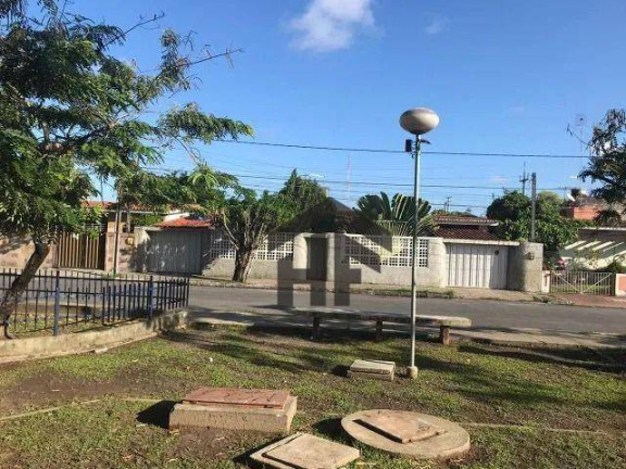Imagem Casa com 3 Quartos à Venda, 360 m² em Cordeiro - Recife