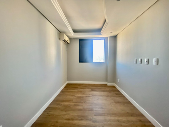 Imagem Cobertura com 3 Quartos à Venda, 240 m² em Kobrasol - São José