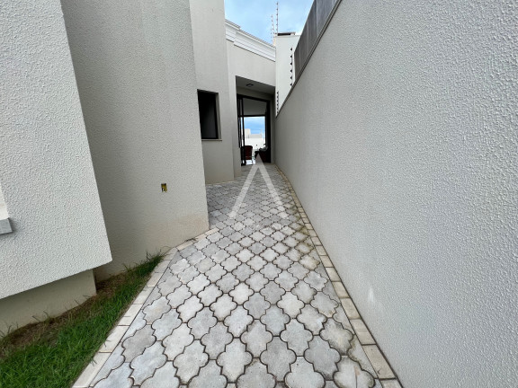 Imagem Casa com 3 Quartos à Venda, 264 m² em Residencial Bella Suíça - Sinop