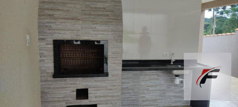 Imagem Casa com 3 Quartos à Venda, 2.020 m² em Ganchinho - Curitiba Imagem Casa com 3 Quartos à Venda, 2.020 m² em Ganchinho - Curitiba