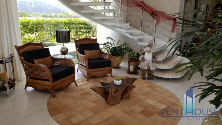 Imagem Casa com 4 Quartos à Venda, 930 m² em Centro - Camboriú Imagem Casa com 4 Quartos à Venda, 930 m² em Centro - Camboriú