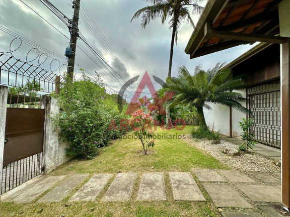 Imagem Casa com 4 Quartos à Venda, 277 m² em Centro - Ubatuba Imagem Casa com 4 Quartos à Venda, 277 m² em Centro - Ubatuba