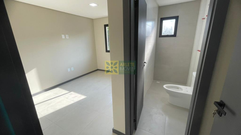 Imagem Casa com 2 Quartos à Venda, 140 m² em Bombas - Bombinhas Imagem Casa com 2 Quartos à Venda, 140 m² em Bombas - Bombinhas