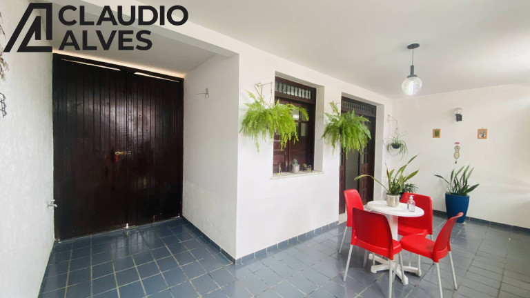 Imagem Casa com 4 Quartos à Venda, 200 m² em Capuchinhos - Feira De Santana