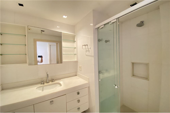 Imagem Apartamento com 3 Quartos à Venda, 107 m² em Copacabana - Rio De Janeiro Imagem Apartamento com 3 Quartos à Venda, 107 m² em Copacabana - Rio De Janeiro