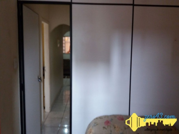 Imagem Casa com 4 Quartos à Venda, 170 m² em Conjunto Semiramis Barros Braga - Londrina Imagem Casa com 4 Quartos à Venda, 170 m² em Conjunto Semiramis Barros Braga - Londrina