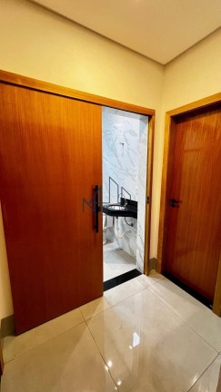 Imagem Casa com 3 Quartos à Venda, 220 m² em Vila Oliveira - Aparecida De Goiânia Imagem Casa com 3 Quartos à Venda, 220 m² em Vila Oliveira - Aparecida De Goiânia