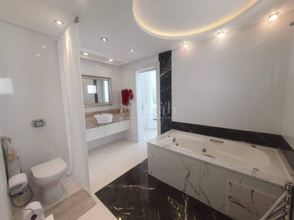 Imagem Apartamento com 3 Quartos à Venda, 206 m² em Centro - Balneário Camboriú Imagem Apartamento com 3 Quartos à Venda, 206 m² em Centro - Balneário Camboriú