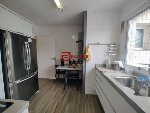 Imagem Apartamento com 3 Quartos à Venda, 131 m² em Centro - Florianópolis Imagem Apartamento com 3 Quartos à Venda, 131 m² em Centro - Florianópolis