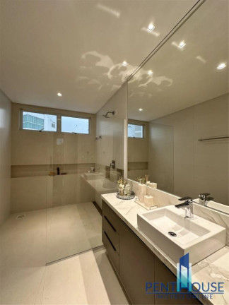 Imagem Apartamento com 3 Quartos à Venda, 153 m² em Centro - Balneário Camboriú Imagem Apartamento com 3 Quartos à Venda, 153 m² em Centro - Balneário Camboriú