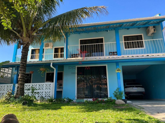 Sobrado com 5 Quartos à Venda, 262 m² em Armacao  - Penha