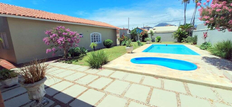 Imagem Casa com 4 Quartos à Venda, 528 m² em São João Batista - Peruíbe Imagem Casa com 4 Quartos à Venda, 528 m² em São João Batista - Peruíbe