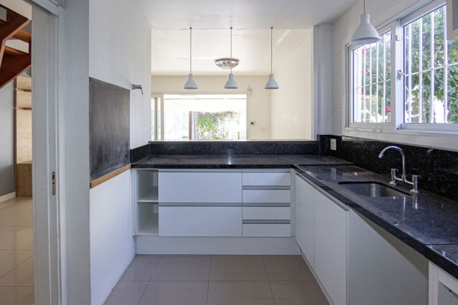 Imagem Casa com 3 Quartos à Venda, 141 m² em Lomba Do Pinheiro - Porto Alegre