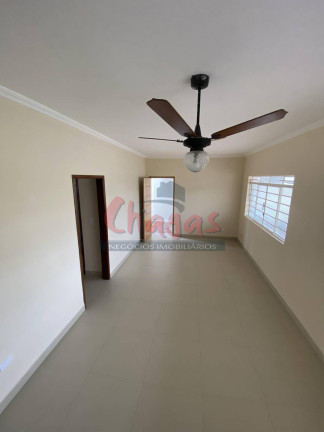 Imagem Sobrado com 5 Quartos à Venda, 390 m² em Centro - Caraguatatuba Imagem Sobrado com 5 Quartos à Venda, 390 m² em Centro - Caraguatatuba