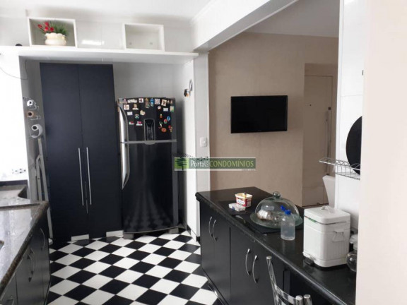 Imagem Imóvel com 3 Quartos à Venda, 170 m² em Cabral - Curitiba Imagem Imóvel com 3 Quartos à Venda, 170 m² em Cabral - Curitiba