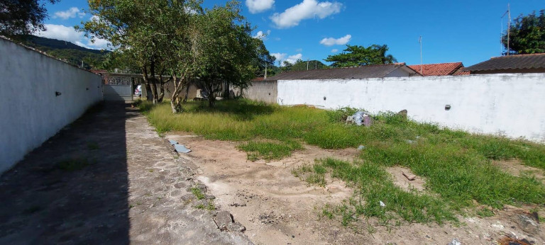 Imagem Casa com 1 Quarto à Venda, 400 m² em Ana Dias - Peruíbe Imagem Casa com 1 Quarto à Venda, 400 m² em Ana Dias - Peruíbe