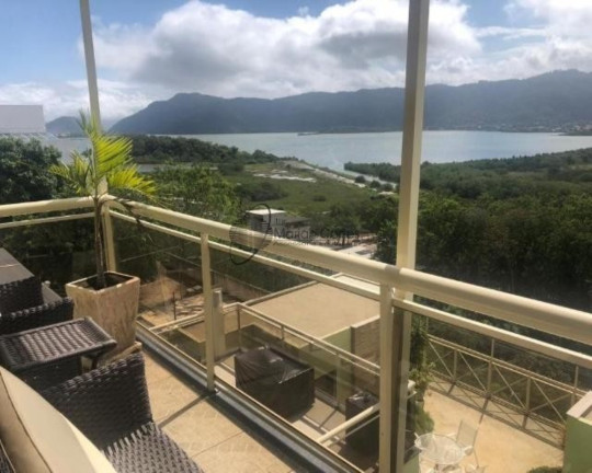Imagem Casa à Venda, em Camboinhas - Niterói Imagem Casa à Venda, em Camboinhas - Niterói