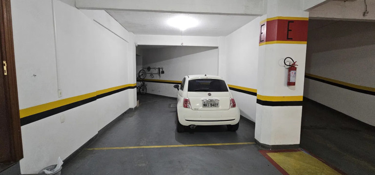 Imagem Apartamento com 3 Quartos à Venda, 120 m² em Centro - Balneário Camboriú Imagem Apartamento com 3 Quartos à Venda, 120 m² em Centro - Balneário Camboriú