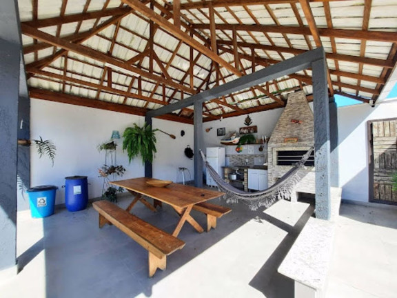 Imagem Casa com 3 Quartos para Temporada, 1 m² em Bombas - Bombinhas Imagem Casa com 3 Quartos para Temporada, 1 m² em Bombas - Bombinhas