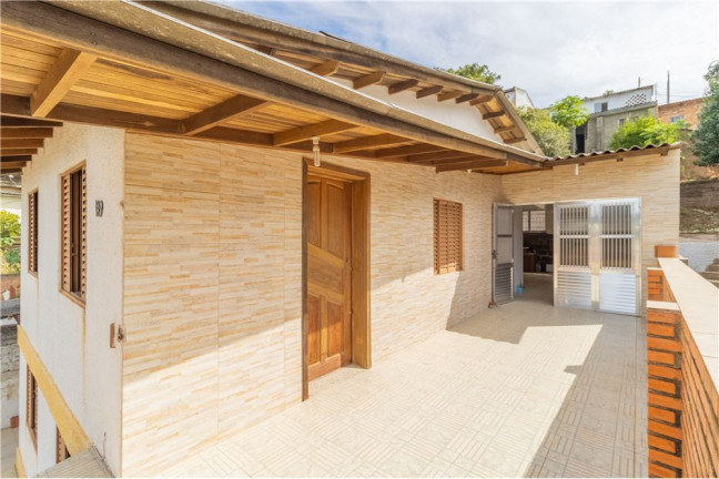 Imagem Casa com 5 Quartos à Venda, 150 m² em Partenon - Porto Alegre
