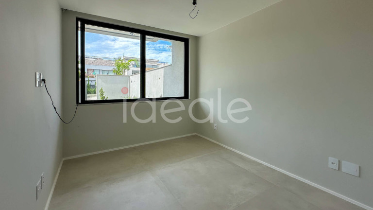 Imagem Casa de Condomínio com 5 Quartos à Venda, em Barra Da Tijuca - Rio De Janeiro Imagem Casa de Condomínio com 5 Quartos à Venda, em Barra Da Tijuca - Rio De Janeiro