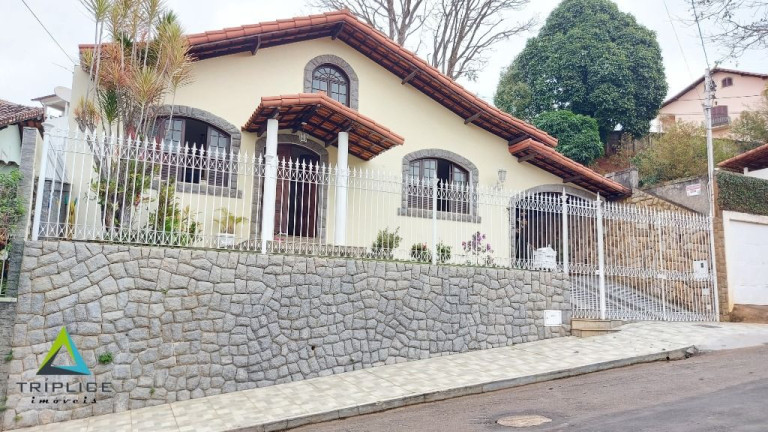 Imagem Casa com 4 Quartos à Venda, 250 m² em Bom Clima - Juiz De Fora