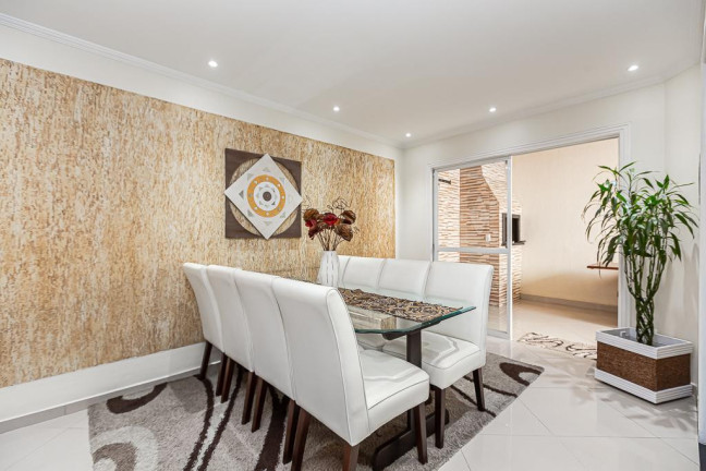 Imagem Sobrado com 4 Quartos à Venda, 170 m² em Uberaba - Curitiba Imagem Sobrado com 4 Quartos à Venda, 170 m² em Uberaba - Curitiba