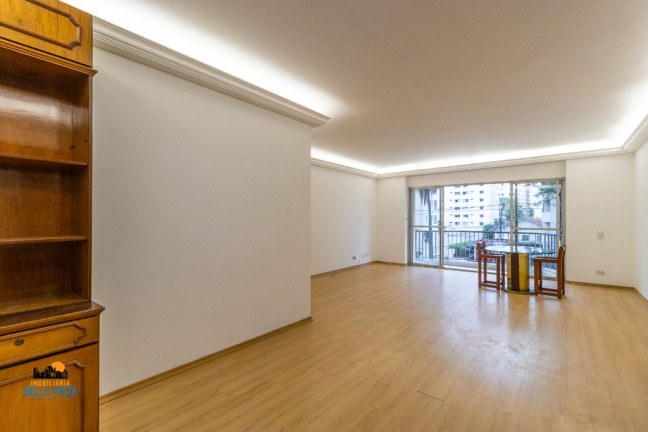 Apartamento com 3 Quartos à Venda,  em Moema - São Paulo