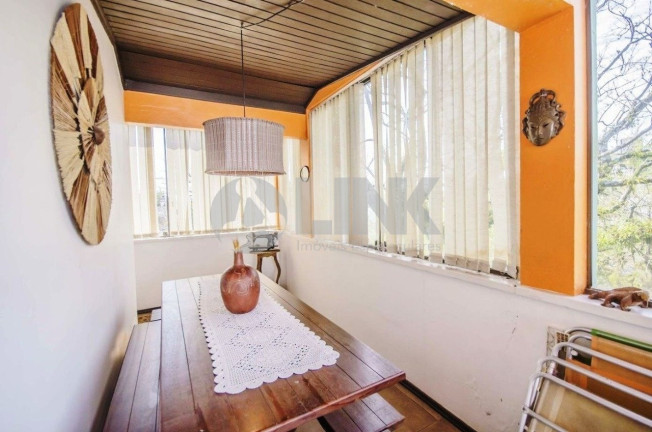 Imagem Imóvel com 3 Quartos à Venda, 207 m² em Menino Deus - Porto Alegre Imagem Imóvel com 3 Quartos à Venda, 207 m² em Menino Deus - Porto Alegre