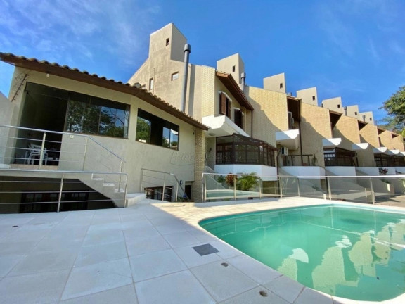 Imagem Casa com 4 Quartos à Venda, 317 m² em Tristeza - Porto Alegre Imagem Casa com 4 Quartos à Venda, 317 m² em Tristeza - Porto Alegre