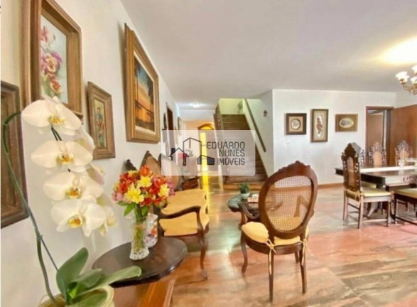 Imagem Casa com 5 Quartos à Venda,  em Mangabeiras - Belo Horizonte