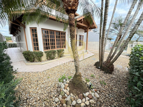 Imagem Casa com 4 Quartos à Venda, 420 m² em Pedra Branca - Palhoça Imagem Casa com 4 Quartos à Venda, 420 m² em Pedra Branca - Palhoça
