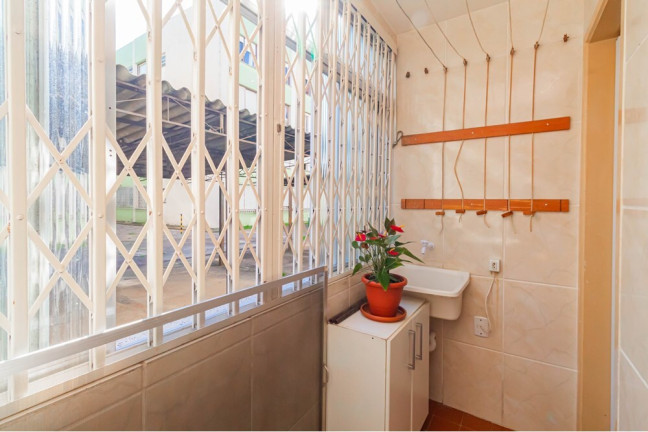 Imagem Apartamento com 2 Quartos à Venda, 67 m² em Teresópolis - Porto Alegre