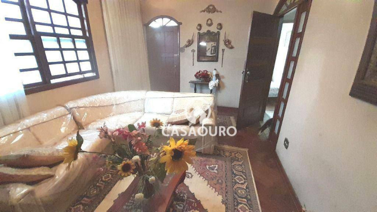Imagem Casa com 3 Quartos à Venda, 240 m² em Santa Tereza - Belo Horizonte Imagem Casa com 3 Quartos à Venda, 240 m² em Santa Tereza - Belo Horizonte