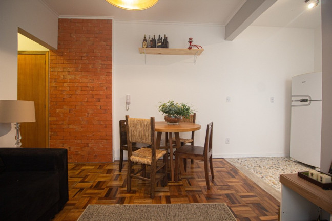 Imagem Imóvel com 1 Quarto à Venda,  em Moinhos De Vento - Porto Alegre
