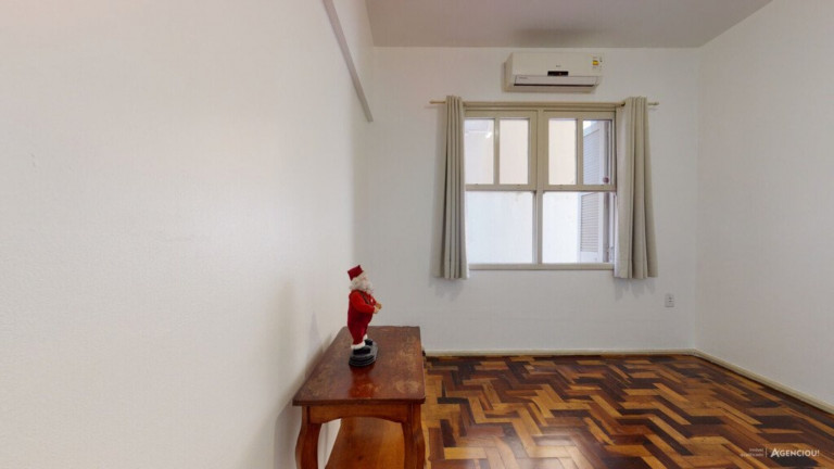Imagem Imóvel com 3 Quartos à Venda, 76 m² em Petrópolis - Porto Alegre