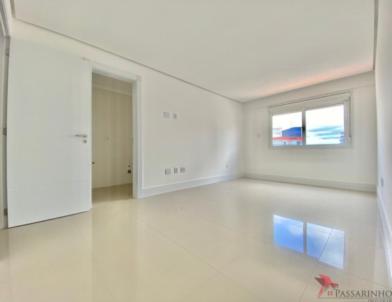 Imagem Apartamento com 4 Quartos à Venda, 217 m² em Praia Grande - Torres
