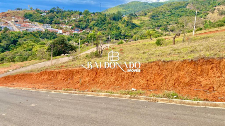 Imagem Terreno à Venda, 303 m² em Centro - Extrema