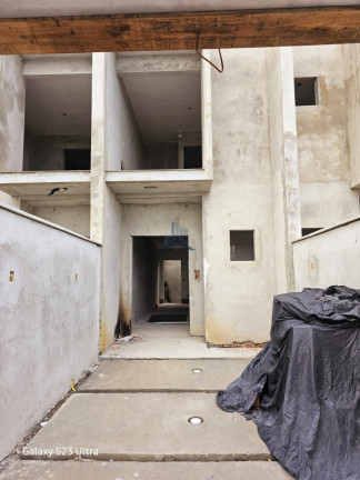 Sobrado com 2 Quartos à Venda, 71 m² em Aventureiro - Joinville
