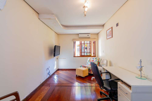 Imagem Casa com 6 Quartos à Venda, 374 m² em Tristeza - Porto Alegre Imagem Casa com 6 Quartos à Venda, 374 m² em Tristeza - Porto Alegre